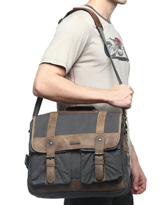 CLASSIC MESSENGER BAG